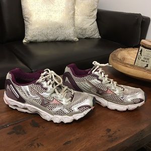 Mizuno running shoes